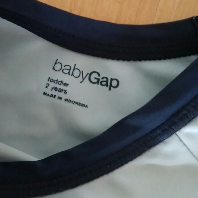 GAP(ギャップ)のラッシュガード キッズ/ベビー/マタニティのキッズ服男の子用(90cm~)(水着)の商品写真