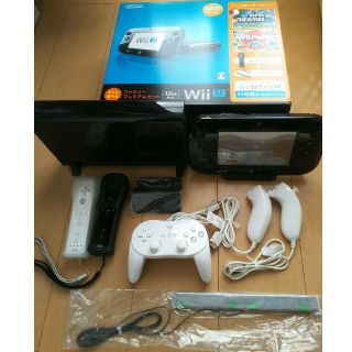 ウィーユー(Wii U)のWiiU本体＋ゲームソフトのセット(家庭用ゲーム機本体)