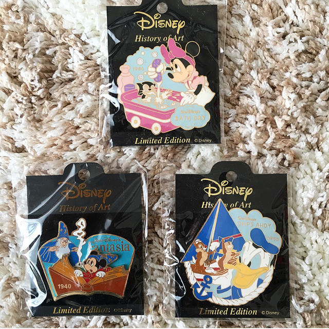 Disney(ディズニー)の希少 ピンバッチ ディズニー レトロ ミッキー ミニー エンタメ/ホビーのおもちゃ/ぬいぐるみ(キャラクターグッズ)の商品写真