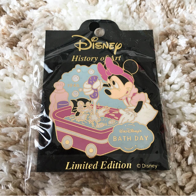 Disney(ディズニー)の希少 ピンバッチ ディズニー レトロ ミッキー ミニー エンタメ/ホビーのおもちゃ/ぬいぐるみ(キャラクターグッズ)の商品写真