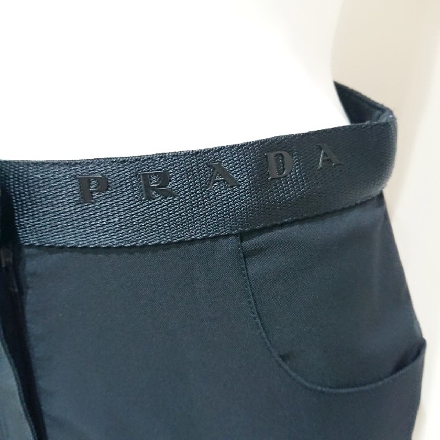 PRADA(プラダ)のPRADA♥ウエスト　ロゴ入り　スカート レディースのスカート(ひざ丈スカート)の商品写真