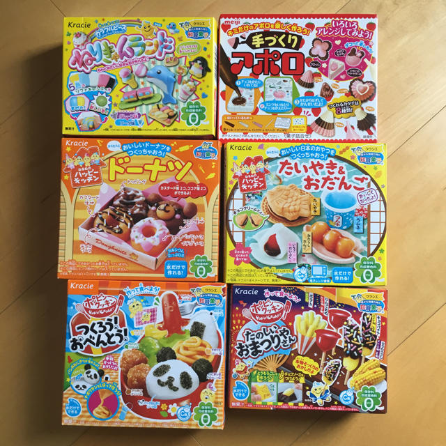 Kracie(クラシエ)のKracie Meiji ♡ 知育菓子set 食品/飲料/酒の食品(菓子/デザート)の商品写真