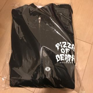 ワニマ(WANIMA)のPIZZA OF DEATH  ZIP HOODIE  ピザ パーカー 黒(パーカー)