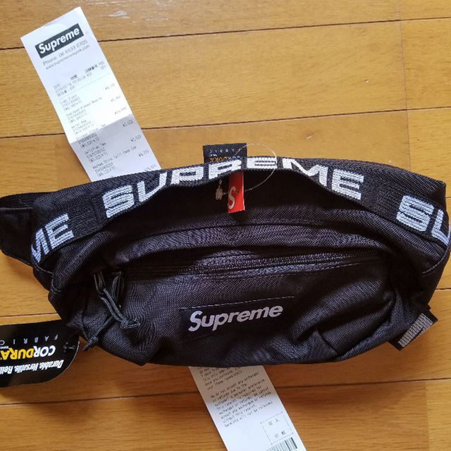 Supreme(シュプリーム)のぷーにーやん様専用✩18ss Supreme Waist bag Black✩ メンズのバッグ(その他)の商品写真