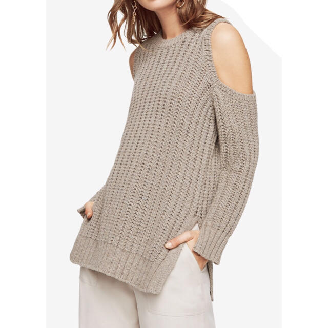 BCBGMAXAZRIA(ビーシービージーマックスアズリア)のBCBGMAXAZRIA 肩あきニット レディースのトップス(ニット/セーター)の商品写真