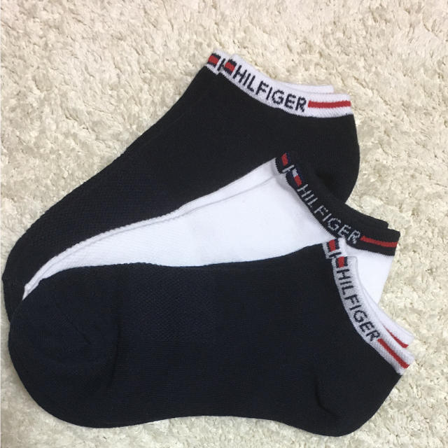 TOMMY HILFIGER(トミーヒルフィガー)のトミーヒルフィガー 短ソックス 3足セット 白紺 レディースのレッグウェア(ソックス)の商品写真