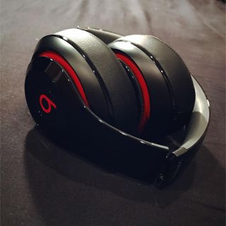 ビーツバイドクタードレ(Beats by Dr Dre)のbeats studio2 wireless Black/Red (ヘッドフォン/イヤフォン)