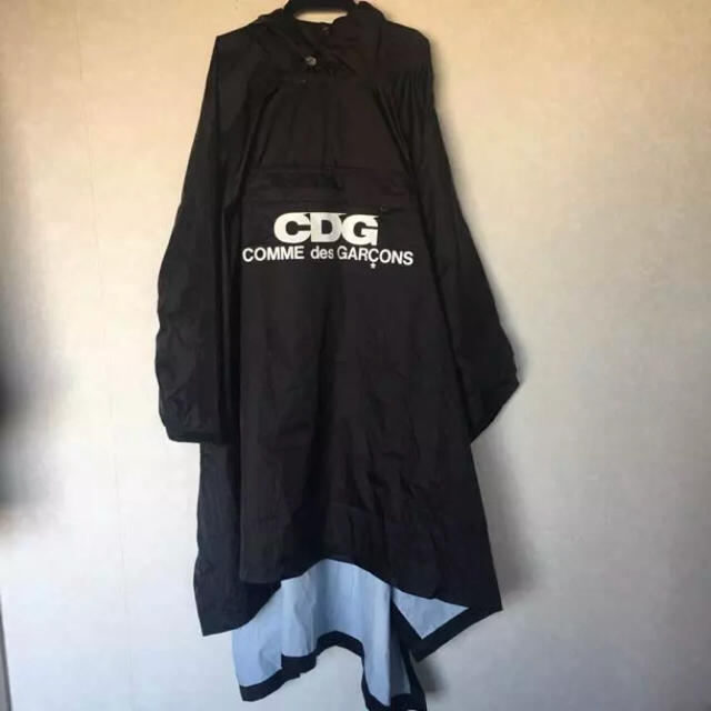 COMME des GARCONS(コムデギャルソン)のコム・デ・ギャルソン レインコート ポンチョ メンズのジャケット/アウター(ポンチョ)の商品写真