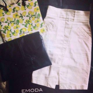 エモダ(EMODA)の10/1迄ひろ様お取置品❤︎EMODA(ひざ丈スカート)