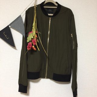 ザラ(ZARA)のカーキ色ブルゾン(ブルゾン)