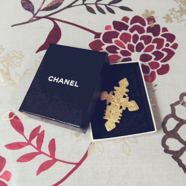 CHANEL　レトロ　アンティーク　ブローチ