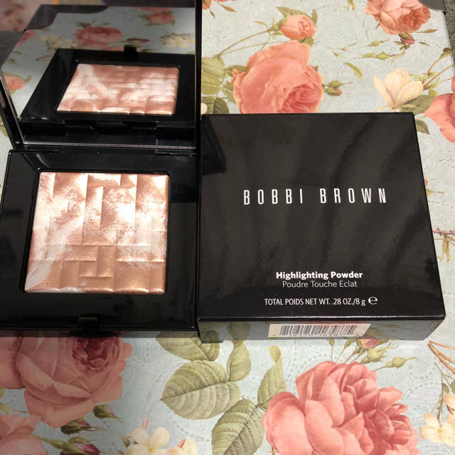 BOBBI BROWN(ボビイブラウン)のボビィブラウン ハイライティングパウダー01 コスメ/美容のベースメイク/化粧品(フェイスパウダー)の商品写真