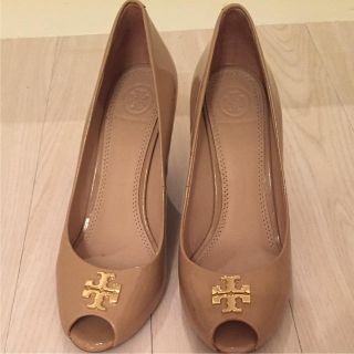 トリーバーチ(Tory Burch)の値下げ！ トリーバーチ エナメル パンプス(ハイヒール/パンプス)