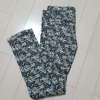 アンドバイピーアンドディー(&byP&D)の&  by  P&D   デジタル迷彩柄スキニーパンツ【size 38】(スキニーパンツ)