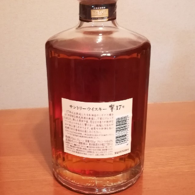 サントリー(サントリー)の響17年 700ml 43度 食品/飲料/酒の酒(ウイスキー)の商品写真