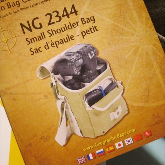 ★未使用品★ナショナルジオグラフィック 小型ショルダーバッグ  NG 2344 スマホ/家電/カメラのカメラ(ケース/バッグ)の商品写真