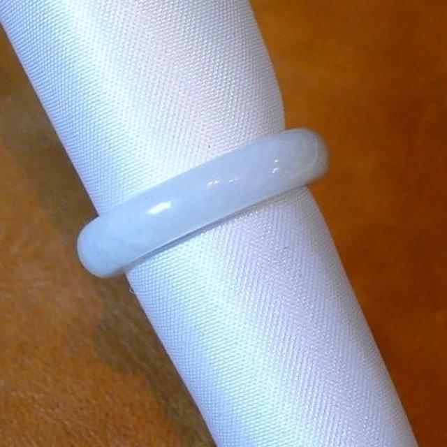 J342　ヒスイ翡翠リング指輪　13号　ジェイド　ミックスカラー　乳白色　送料無 レディースのアクセサリー(リング(指輪))の商品写真