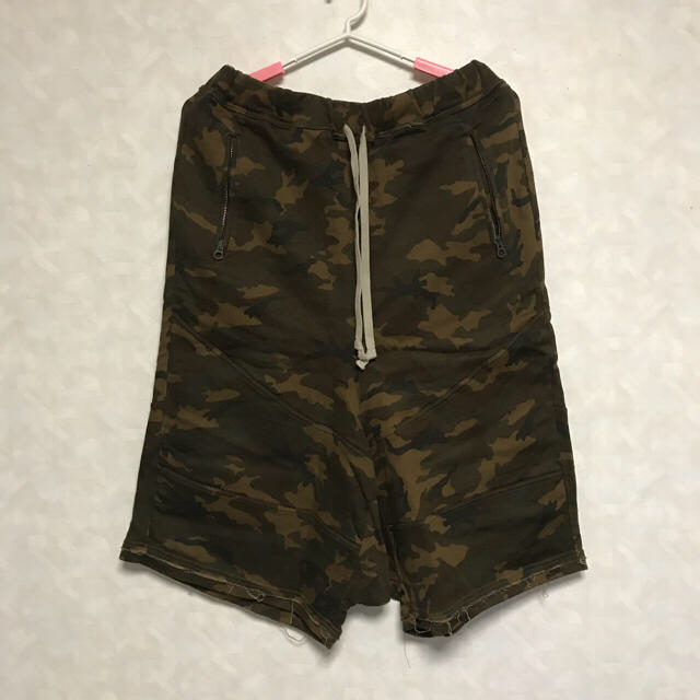 NUBIAN ESSENTIAL BIG SHORTS L ヌビアン メンズのパンツ(ショートパンツ)の商品写真