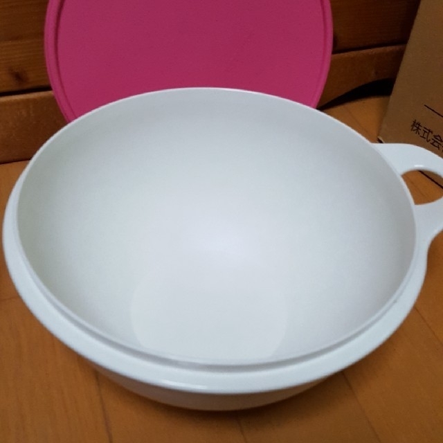 ミキシングボウル　ピンク　Tupperware　タッパーウェア インテリア/住まい/日用品のキッチン/食器(容器)の商品写真