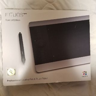 ワコム(Wacom)のWacom　ペンタブ　Intuos Pro PTH-651/S1 保証あり(PC周辺機器)