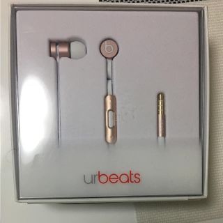 ビーツバイドクタードレ(Beats by Dr Dre)の新品 beats urbeats ビーツ ローズゴールド カナル型 イヤホン(ヘッドフォン/イヤフォン)