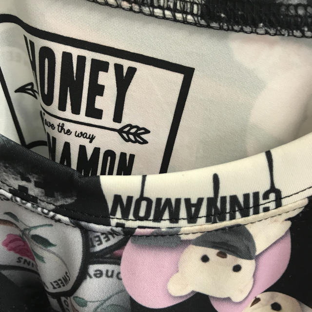 Honey Cinnamon(ハニーシナモン)の即購入OK ハニーシナモン  くま ユニセックス BIGTシャツ レディースのトップス(Tシャツ(半袖/袖なし))の商品写真