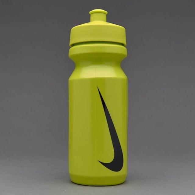 NIKE(ナイキ)の★送料無料★UK直輸入★ナイキ★ビッグマウス ウォーターボトル★黄緑x黒★ スポーツ/アウトドアのスポーツ/アウトドア その他(その他)の商品写真