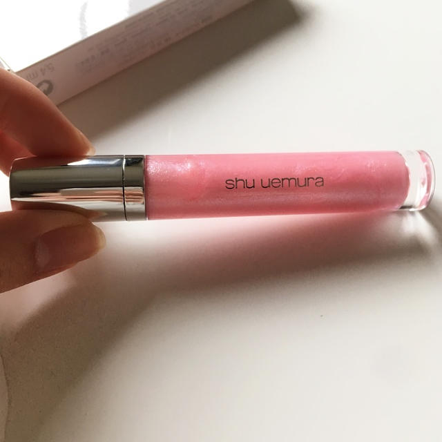 shu uemura(シュウウエムラ)のshu  uemura リップグロス コスメ/美容のベースメイク/化粧品(リップグロス)の商品写真