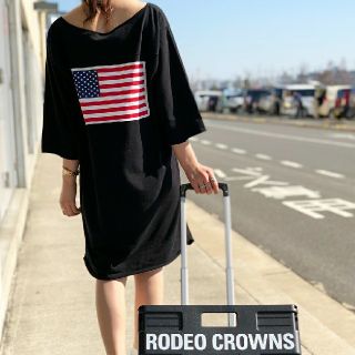 ロデオクラウンズワイドボウル(RODEO CROWNS WIDE BOWL)のRCWBららぽーと新三郷店リニューアル記念USフラッグカットオフワンピース黒(その他)