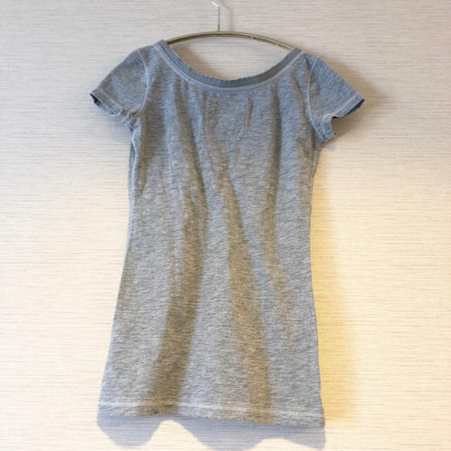 Abercrombie&Fitch(アバクロンビーアンドフィッチ)の【未使用】Abercrombie & Fitch Tシャツ グレー XS レディースのトップス(Tシャツ(半袖/袖なし))の商品写真