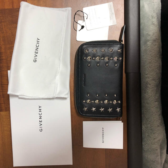 GIVENCHY(ジバンシィ)のジバンシー スタッズ 長財布 美品 レディースのファッション小物(財布)の商品写真