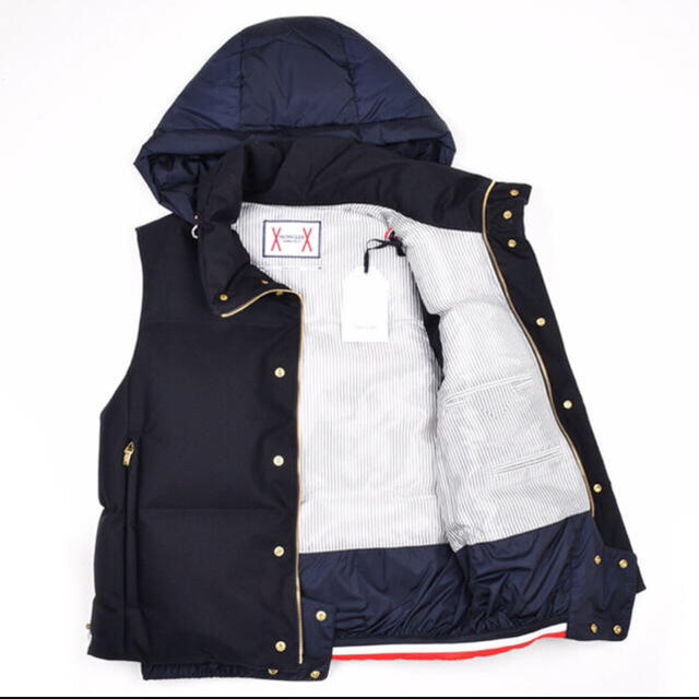 MONCLER(モンクレール)の最安値モンクレール ガムブルー moncler メンズのジャケット/アウター(ダウンジャケット)の商品写真