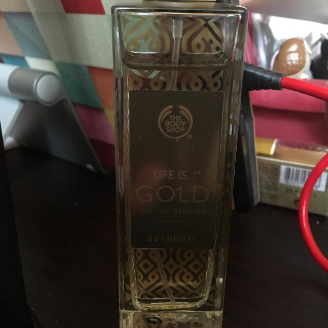 THE BODY SHOP(ザボディショップ)のボディショップ LIFE is GOLD 香水 コスメ/美容の香水(香水(女性用))の商品写真