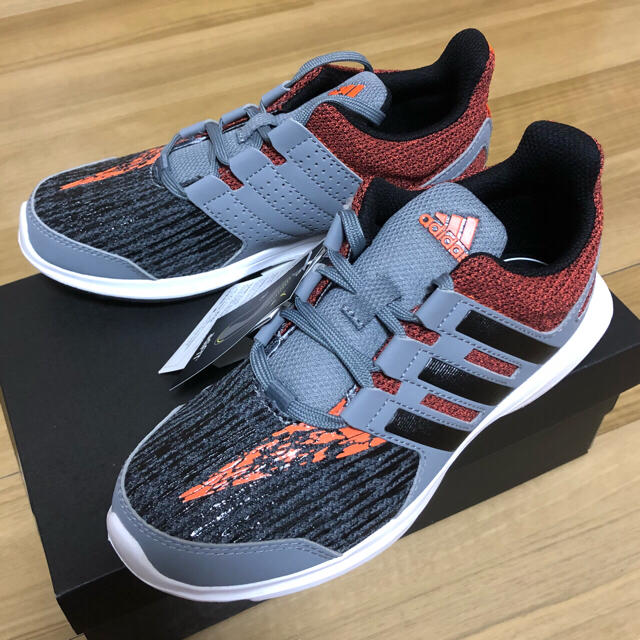 adidas(アディダス)の《新品》adidas ADIDASFAITO G K キッズ スニーカー キッズ/ベビー/マタニティのキッズ靴/シューズ(15cm~)(スニーカー)の商品写真