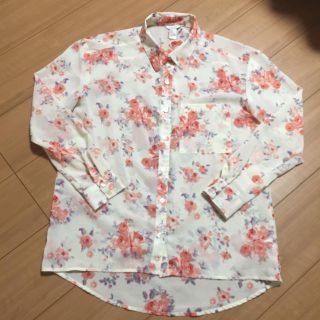 フォーエバートゥエンティーワン(FOREVER 21)のシフォンシャツ 花柄 派手シャツ(シャツ/ブラウス(長袖/七分))