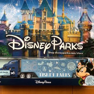 ディズニー(Disney)の新品 アメリカ ディズニーランド トレーラートラック2018年(キャラクターグッズ)