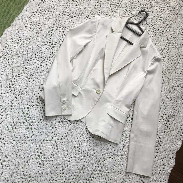ef-de(エフデ)のエフデの上品美ライン白スーツ・セットアップ レディースのフォーマル/ドレス(スーツ)の商品写真