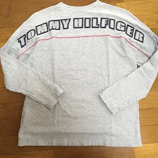 90s トミーヒルフィガー バックロゴ 長袖Tシャツ カッコいいです‼️(Tシャツ/カットソー(七分/長袖))