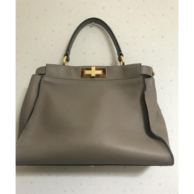新作人気 FENDI ピーカブー - ショルダーバッグ - remusacr.com