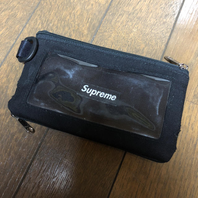 Supreme(シュプリーム)のsupreme  モバイルポーチ スマホ/家電/カメラのスマホアクセサリー(モバイルケース/カバー)の商品写真