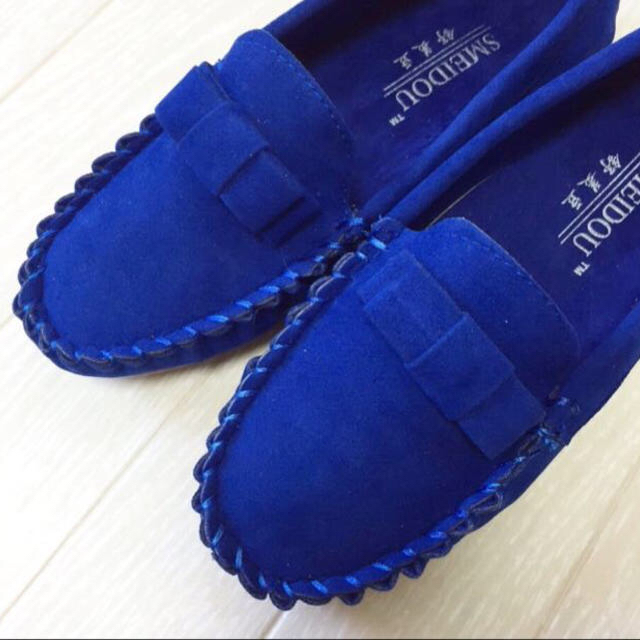 リボン付きモカシン ブルー 22.5 レディースの靴/シューズ(ローファー/革靴)の商品写真