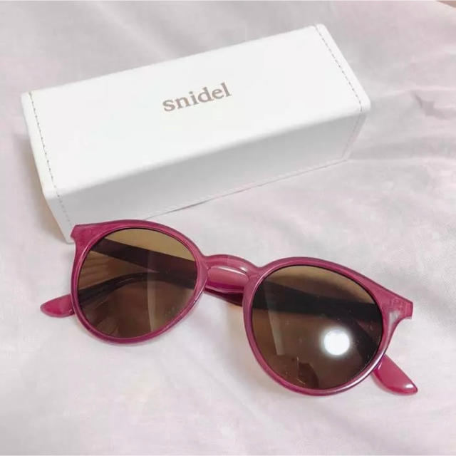 SNIDEL(スナイデル)の【snidel】新品未使用♥ カラーサングラス  ピンク レディースのファッション小物(サングラス/メガネ)の商品写真