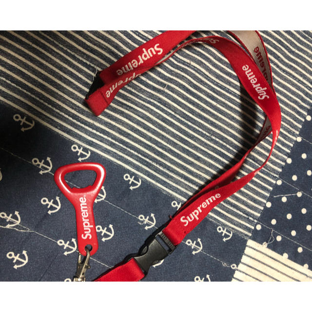 Supreme(シュプリーム)のシュプリーム supreme ネックストラップ メンズのアクセサリー(ネックレス)の商品写真