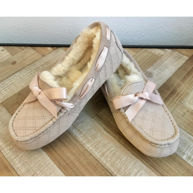 UGG - 日本未発売★ UGG アグ ダコタ モカシン ピンク 22cmの通販 by lira's shop｜アグならラクマ