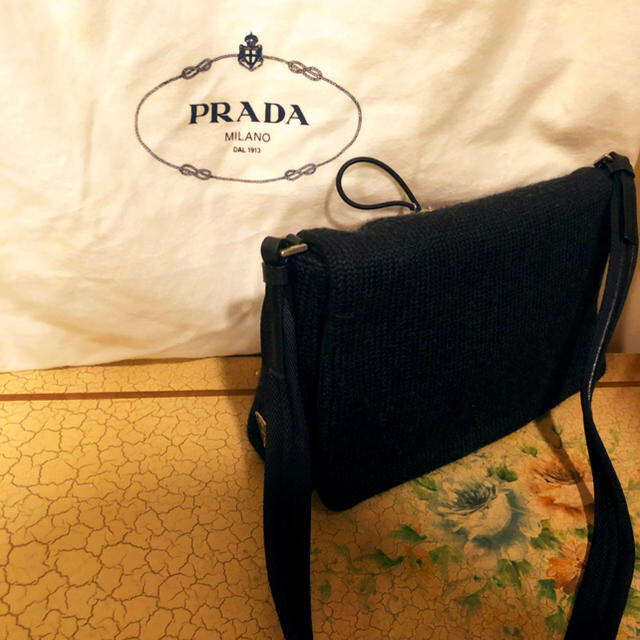 PRADA(プラダ)のプラダ PRADA スエードバッグ レディースのバッグ(ショルダーバッグ)の商品写真