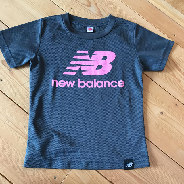 New Balance(ニューバランス)の130 Tシャツ ニューバランス キッズ/ベビー/マタニティのキッズ服女の子用(90cm~)(Tシャツ/カットソー)の商品写真