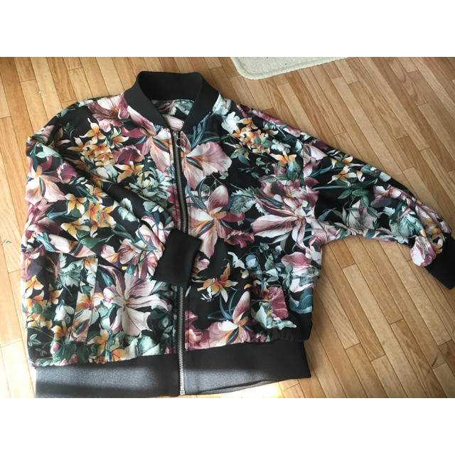 GRL(グレイル)の花柄ブルゾン レディースのジャケット/アウター(ブルゾン)の商品写真
