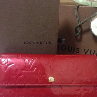 ルイヴィトン(LOUIS VUITTON)のルイヴィトン ヴェルニ赤長財布(財布)