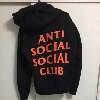 シュプリーム(Supreme)のantisocialsocialclub undefeated コラボパーカー(パーカー)