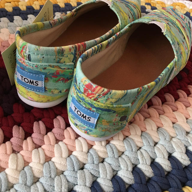 TOMS(トムズ)の【新品】TOMS Women's shoes /US7-JP24cm レディースの靴/シューズ(スニーカー)の商品写真